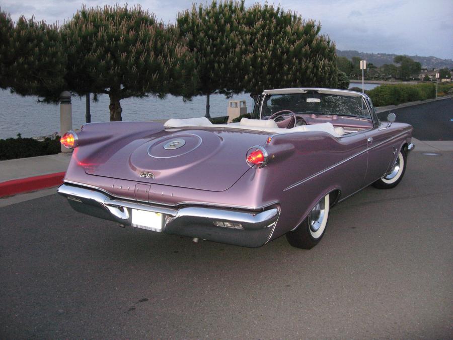  Chrysler Imperial Crown Convertible 1960 года  (фото 2 из 8)